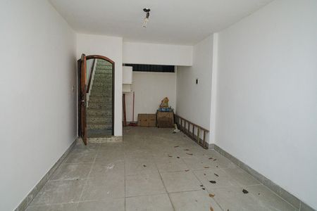 Casa à venda com 140m², 4 quartos e 2 vagas Casa à venda com 140m², 4 quartos e 2 vagasGaragem