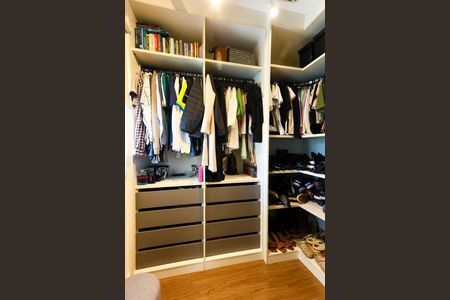 Apartamento à venda com 96m², 3 quartos e 2 vagas Apartamento à venda com 96m², 3 quartos e 2 vagasCloset da suíte 1