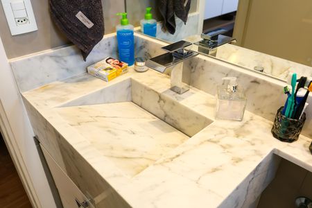 Apartamento à venda com 96m², 3 quartos e 2 vagas Apartamento à venda com 96m², 3 quartos e 2 vagasBanheiro da Suíte 1