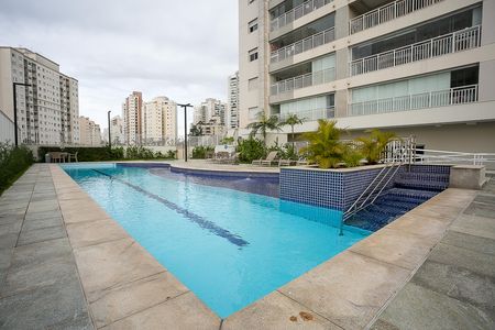 Apartamento à venda com 96m², 3 quartos e 2 vagas Apartamento à venda com 96m², 3 quartos e 2 vagasÁrea comum - Piscina