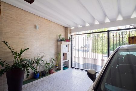 Garagem de casa à venda com 3 quartos, 125m² em Vila Carrão, São Paulo