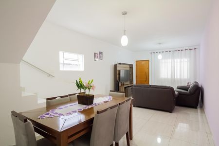 Casa à venda com 3 quartos, 125m² em Vila Carrão, São Paulo