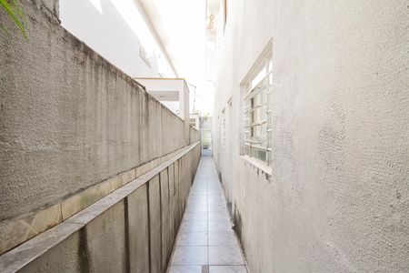 Corredor Lateral de casa à venda com 3 quartos, 125m² em Vila Carrão, São Paulo