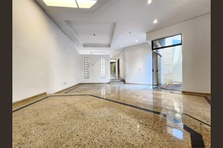 Casa à venda com 3 quartos, 354m² em Vila Zelina, São Paulo