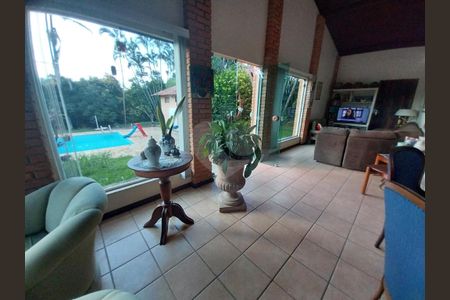 Casa à venda com 250m², 4 quartos e 6 vagas