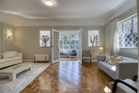 Casa à venda com 4 quartos, 322m² em Jardim Paulistano, São Paulo