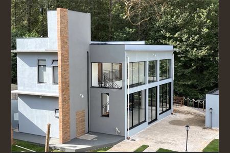 Casa à venda com 4 quartos, 249m² em Ivoturucaia, Jundiaí