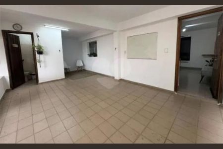 Casa à venda com 221m², 3 quartos e 2 vagas