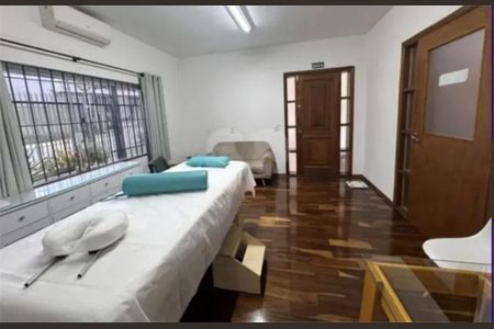 Casa à venda com 221m², 3 quartos e 2 vagas