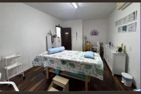 Casa à venda com 221m², 3 quartos e 2 vagas