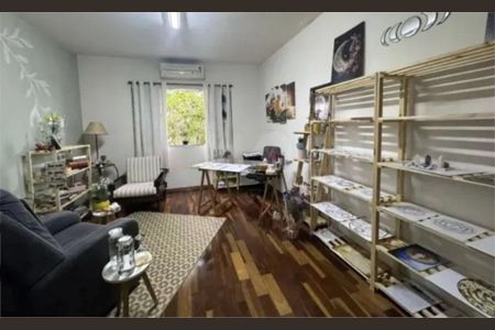Casa à venda com 221m², 3 quartos e 2 vagas