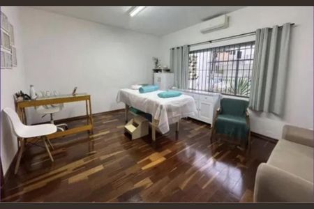 Casa à venda com 221m², 3 quartos e 2 vagas