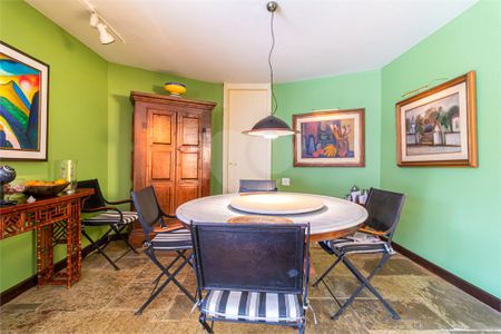 Casa à venda com 3 quartos, 352m² em Interlagos, São Paulo