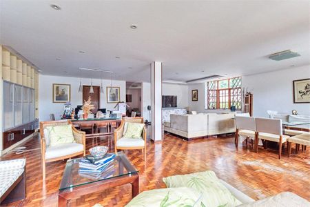 Casa à venda com 3 quartos, 250m² em Santo Amaro, São Paulo
