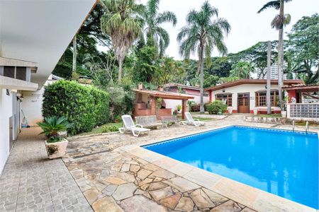 Casa à venda com 3 quartos, 250m² em Santo Amaro, São Paulo