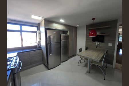 Apartamento à venda com 233m², 4 quartos e 3 vagas