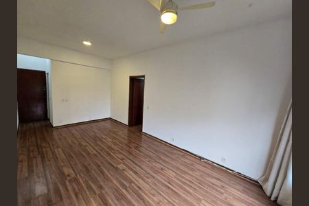 Apartamento à venda com 77m², 2 quartos e 1 vaga
