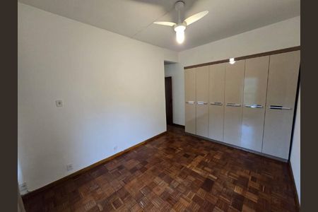 Apartamento à venda com 77m², 2 quartos e 1 vaga