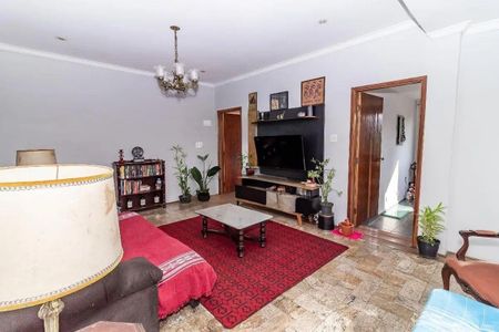 Casa à venda com 210m², 4 quartos e 2 vagas