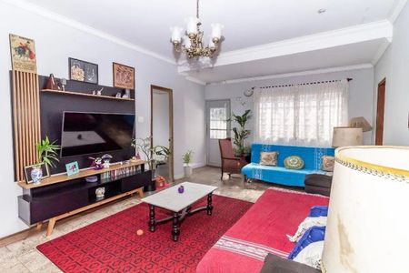 Casa à venda com 210m², 4 quartos e 2 vagas