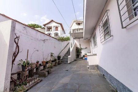 Casa à venda com 210m², 4 quartos e 2 vagas