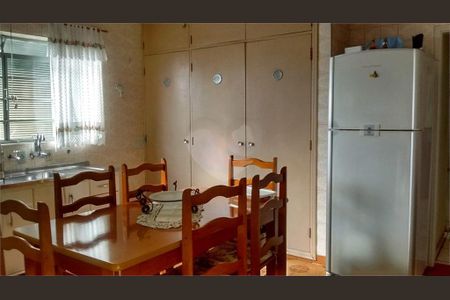 Casa à venda com 3 quartos, 310m² em Anhangabaú, Jundiaí