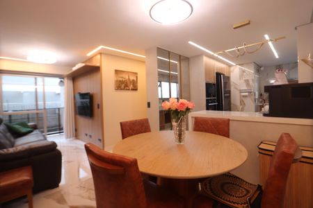 Apartamento à venda com 57m², 2 quartos e 1 vagaSala de Jantar