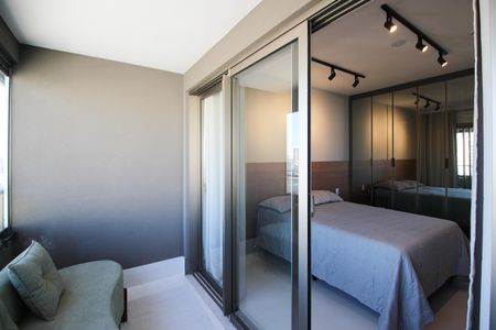 Varanda de kitnet/studio para alugar com 1 quarto, 30m² em Indianópolis, São Paulo