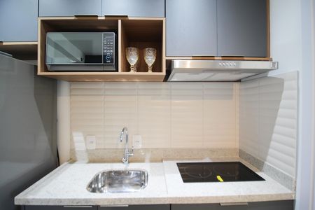 Cozinha de kitnet/studio para alugar com 1 quarto, 30m² em Indianópolis, São Paulo