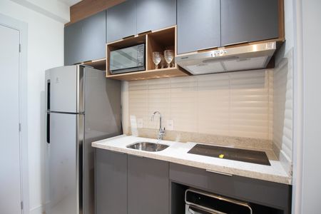 Cozinha de kitnet/studio para alugar com 1 quarto, 30m² em Indianópolis, São Paulo