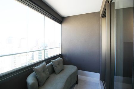 Varanda de kitnet/studio para alugar com 1 quarto, 30m² em Indianópolis, São Paulo