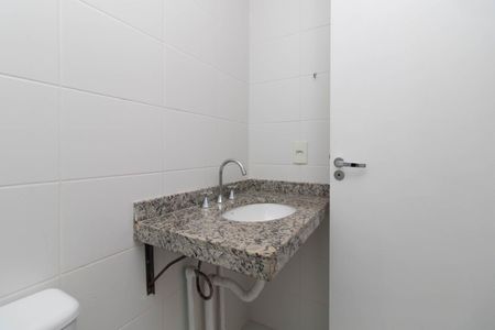 Apartamento à venda com 51m², 2 quartos e 1 vaga Apartamento à venda com 51m², 2 quartos e 1 vagaBanheiro do Quarto 2