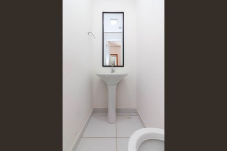 Lavabo de apartamento para alugar com 2 quartos, 55m² em Santa Teresinha, São Paulo