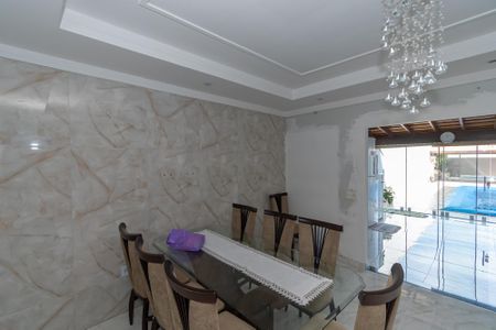 Casa à venda com 193m², 3 quartos e 3 vagas Casa à venda com 193m², 3 quartos e 3 vagasSala de Jantar