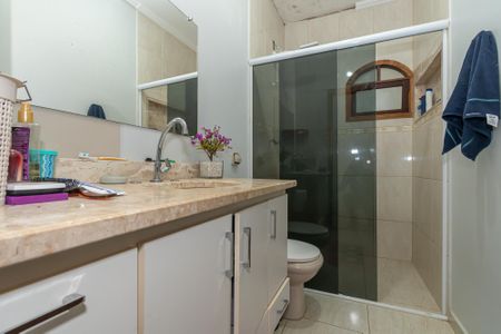 Casa à venda com 193m², 3 quartos e 3 vagas Casa à venda com 193m², 3 quartos e 3 vagasBanheiro Corredor