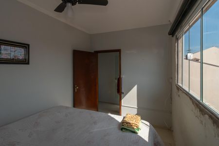 Casa à venda com 193m², 3 quartos e 3 vagas Casa à venda com 193m², 3 quartos e 3 vagasQuarto 1