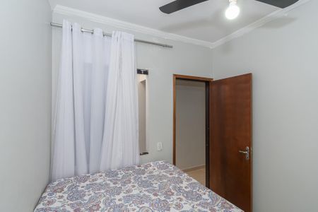 Casa à venda com 193m², 3 quartos e 3 vagas Casa à venda com 193m², 3 quartos e 3 vagasQuarto 2