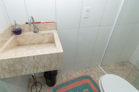Banheiro  de casa à venda com 3 quartos, 193m² em Jardim Macarenko, Sumaré