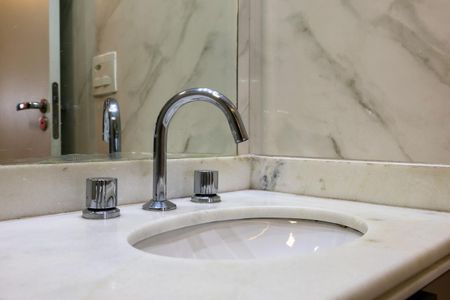 Apartamento à venda com 75m², 3 quartos e 2 vagasBanheiro