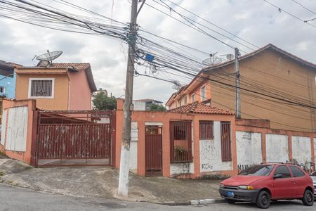 Fachada  de casa de condomínio para alugar com 2 quartos, 80m² em Centro, Diadema