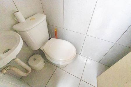 Casa de condomínio para alugar com 80m², 2 quartos e 1 vaga Casa de condomínio para alugar com 80m², 2 quartos e 1 vagaBanheiro de serviço