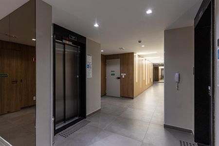 Apartamento para alugar com 38m², 1 quarto e sem vaga Apartamento para alugar com 38m², 1 quarto e sem vagaHall do Elevador