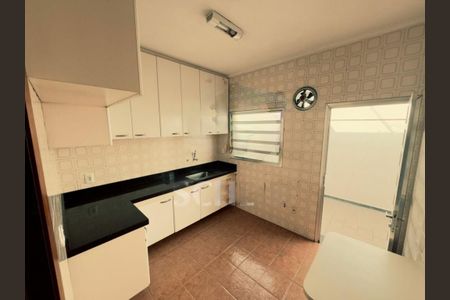 Casa à venda com 1 quarto, 140m² em Vila Campo Grande, São Paulo