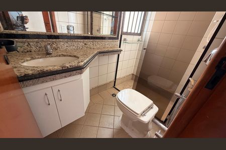 Apartamento para alugar com 302m², 4 quartos e 3 vagasBanheiro da Suíte 2