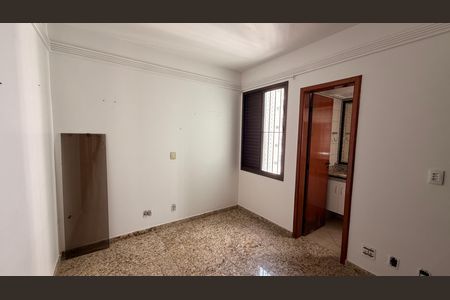 Apartamento para alugar com 302m², 4 quartos e 3 vagasSuíte 2