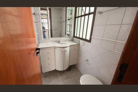 Apartamento para alugar com 302m², 4 quartos e 3 vagasBanheiro da Suíte 1