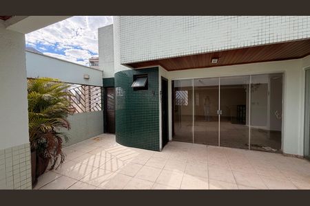 Apartamento para alugar com 302m², 4 quartos e 3 vagasVaranda