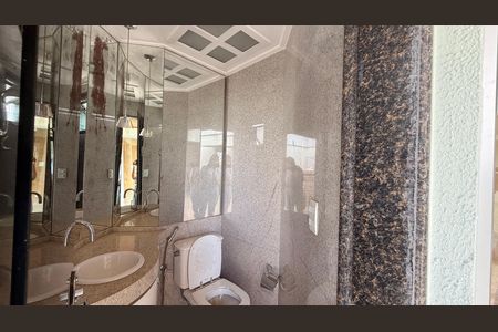 Apartamento para alugar com 302m², 4 quartos e 3 vagasBanheiro Social