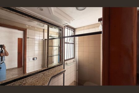 Apartamento para alugar com 302m², 4 quartos e 3 vagasBanheiro da Suíte 2