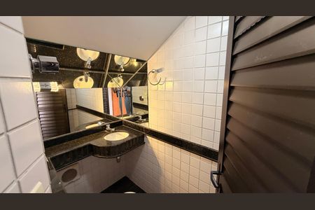 Apartamento para alugar com 302m², 4 quartos e 3 vagasLavabo